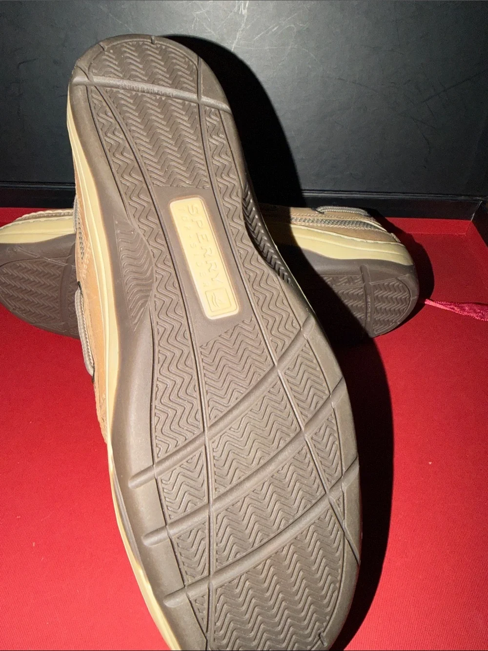 NWOB Sperry Tan Leather 2-Eye Boat Shoes with Navy Insoles